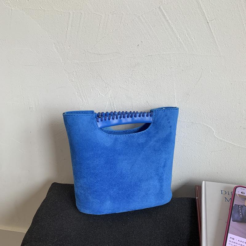 Niche Bag Women's Fashion Retro High-end Shoulder Bag Commuting Versatile Messenger Bucket Bag