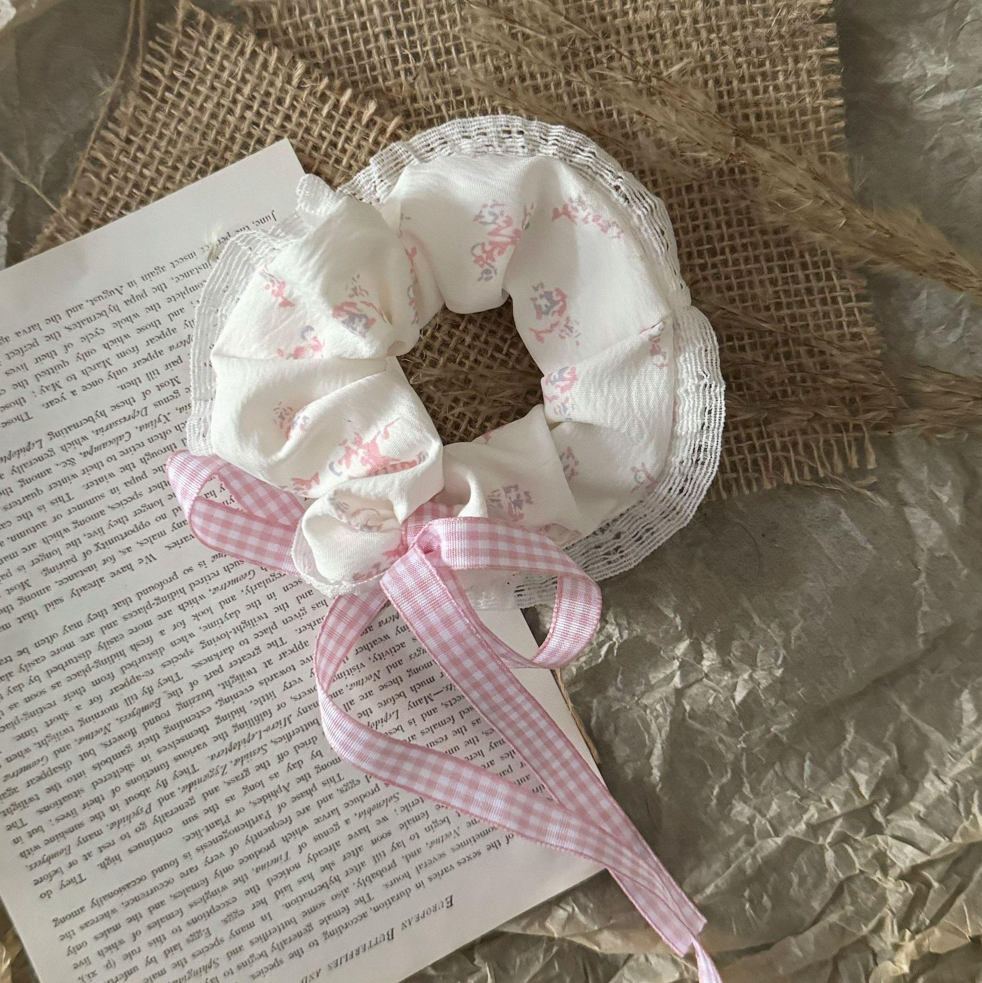 Кружевной рюш, цветочный бант, резинка-скранчи: Эластичная резинка для волос в стиле преппи