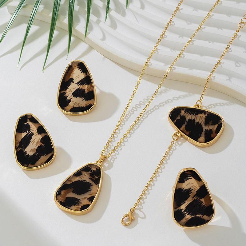 Conjunto de Colar Oval da Moda, Brincos, Pulseira e Anel