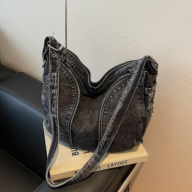 Versatile Denim Big Bag Women's New Fashion Messenger Bag Autumn and Winter Versatile Class Tote Bag