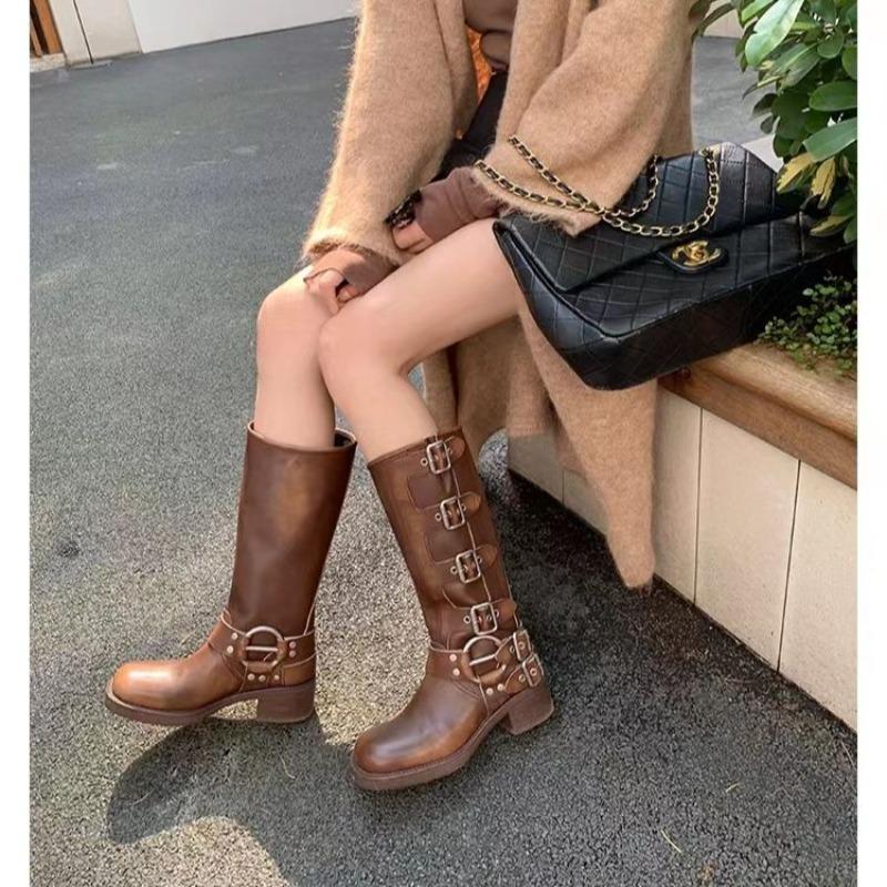 Whole cowhide~ Yi Mengling buckle catwalk belt buckle leather thick heel retro cowboy knight medium boots