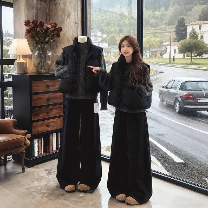 

Korean-Style Retro Winter Set: High-Neck Knitted Sweater, Cotton-Padded Vest, and Black Pants for Women M