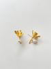 Elyona Une Fluer Gold Pearl Flower Earrings