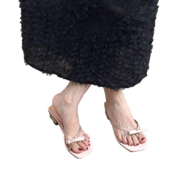 Sandals bow slippers vacation new 2025 small French stunning sandals toe summer clip thick heel outer wear fairy