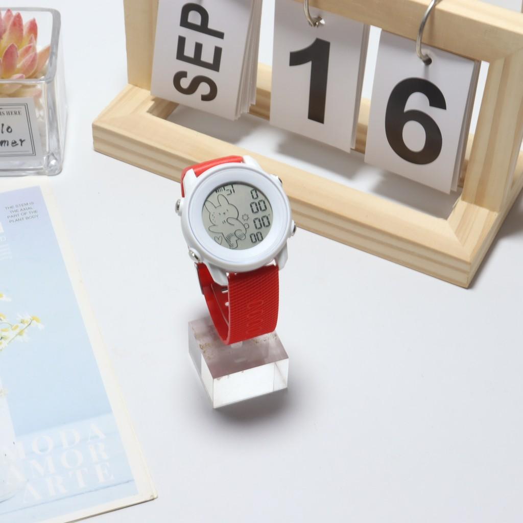 

Спортивные часы для студентов Цифровые Силиконовый ремешок Ночная подсветка С секундомером Для подростков Бегунов Red