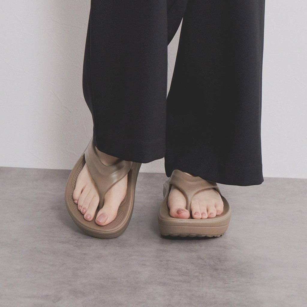 Himiko NICAL Recovery Thong Sandals, 554209 Brown LL