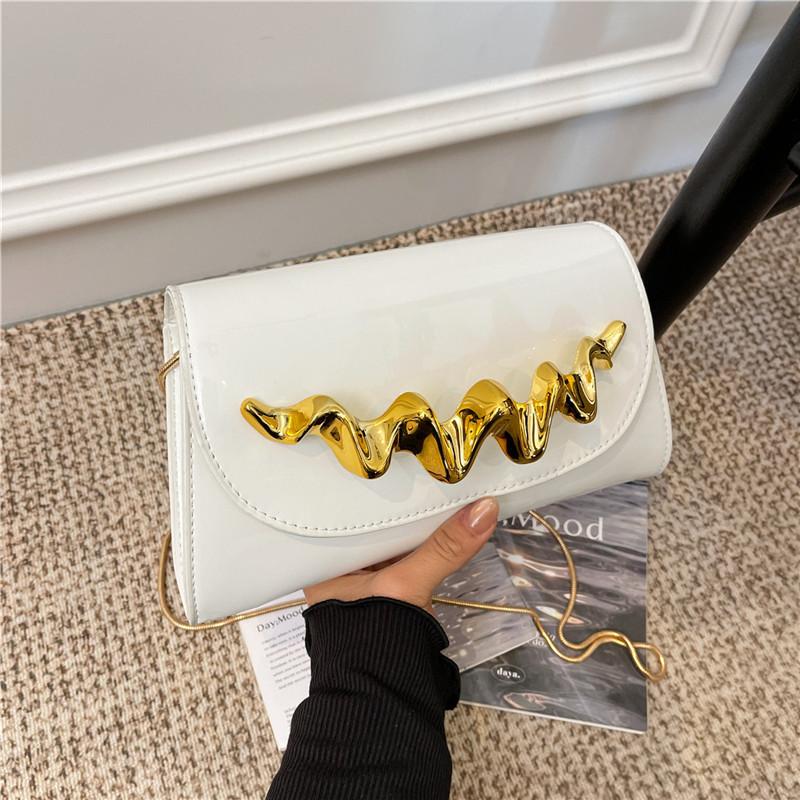 New Women's Personalized  Fashionable  Flap Ladies Chain Crossbody Bags Versatile Commuter Shoulder Bags Leather Handbag Wallet