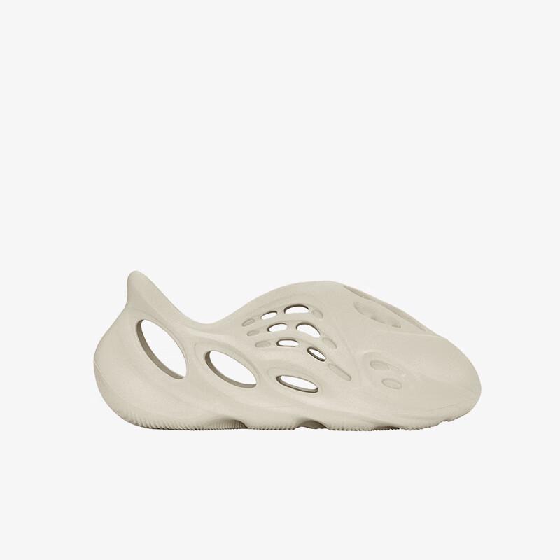 

adidas Детские повседневные шлепанцы YZY FOAM RNR GW7230 30.5