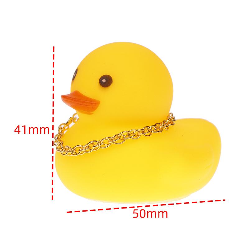 1 Set coole Auto-Accessoires mit Cowboyhut-Halskette und Sonnenbrille Gummi-Enten Auto-Schmuck Enten Auto-Armaturenbrett-Dekorationen