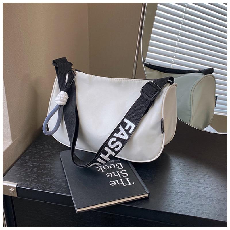 Früher Herbst neue einfache Umhängetasche Textur Pendler vielseitige Tasche lässige Nische große Kapazität Kissen-Tasche