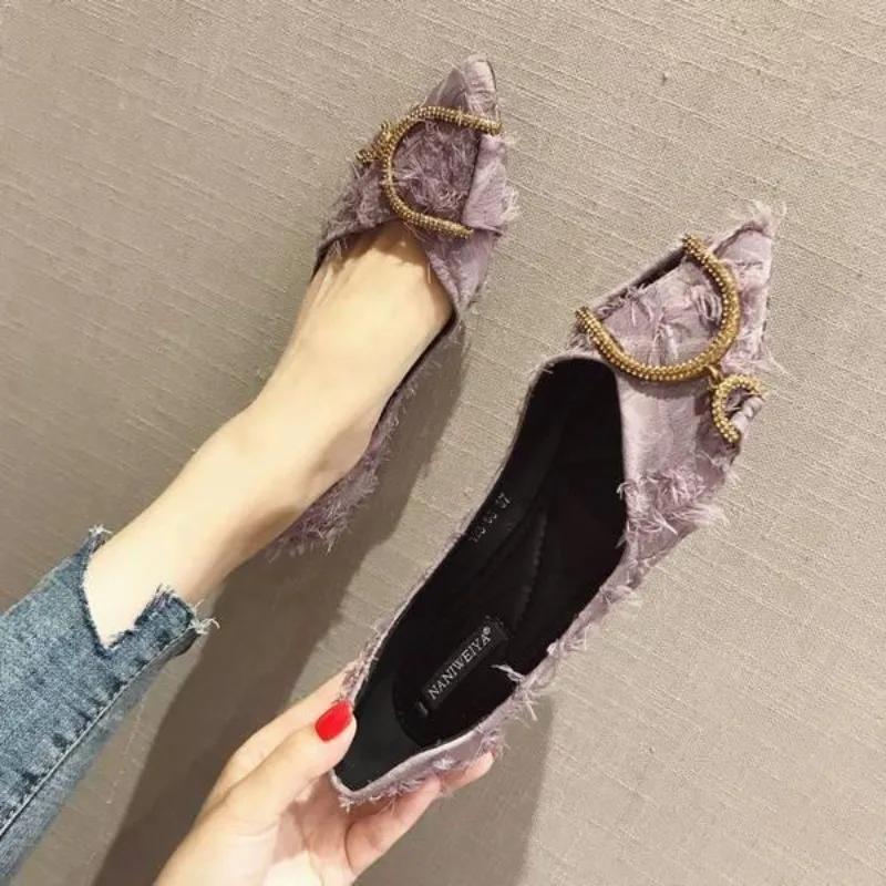 Fashion Diamond Bride Pointed Toe Woman Flats Slip-on Low Heel Elegant Red Cheap Liquidation Sale Quick Delivery Young Shoes for Women