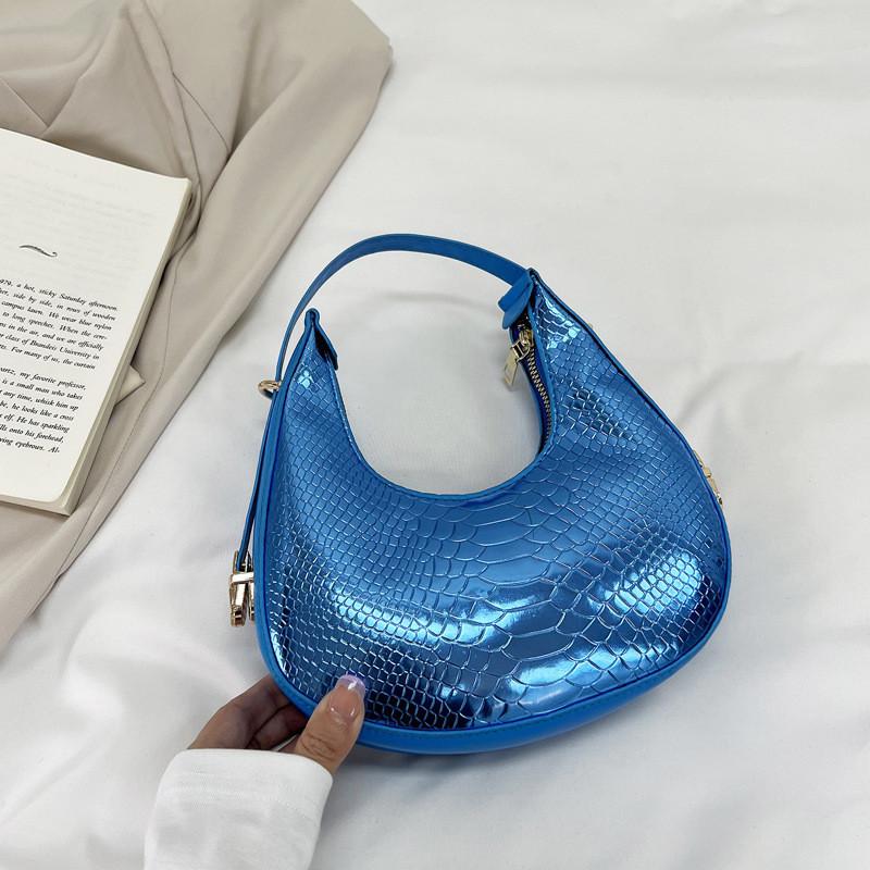 Stylish Crescent Shaped Shoulder Bag Trendy 2023 Summer Fashion Medium Size