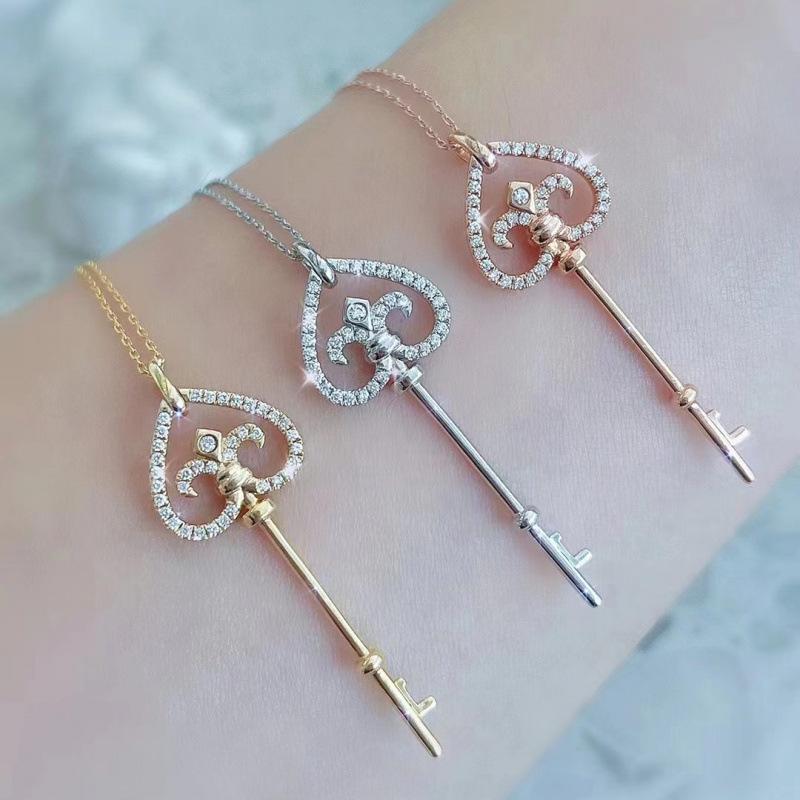 18K Gold-Plated Diamond Pendant Key Lock Necklace - Trendy Iris Collarbone Chain
