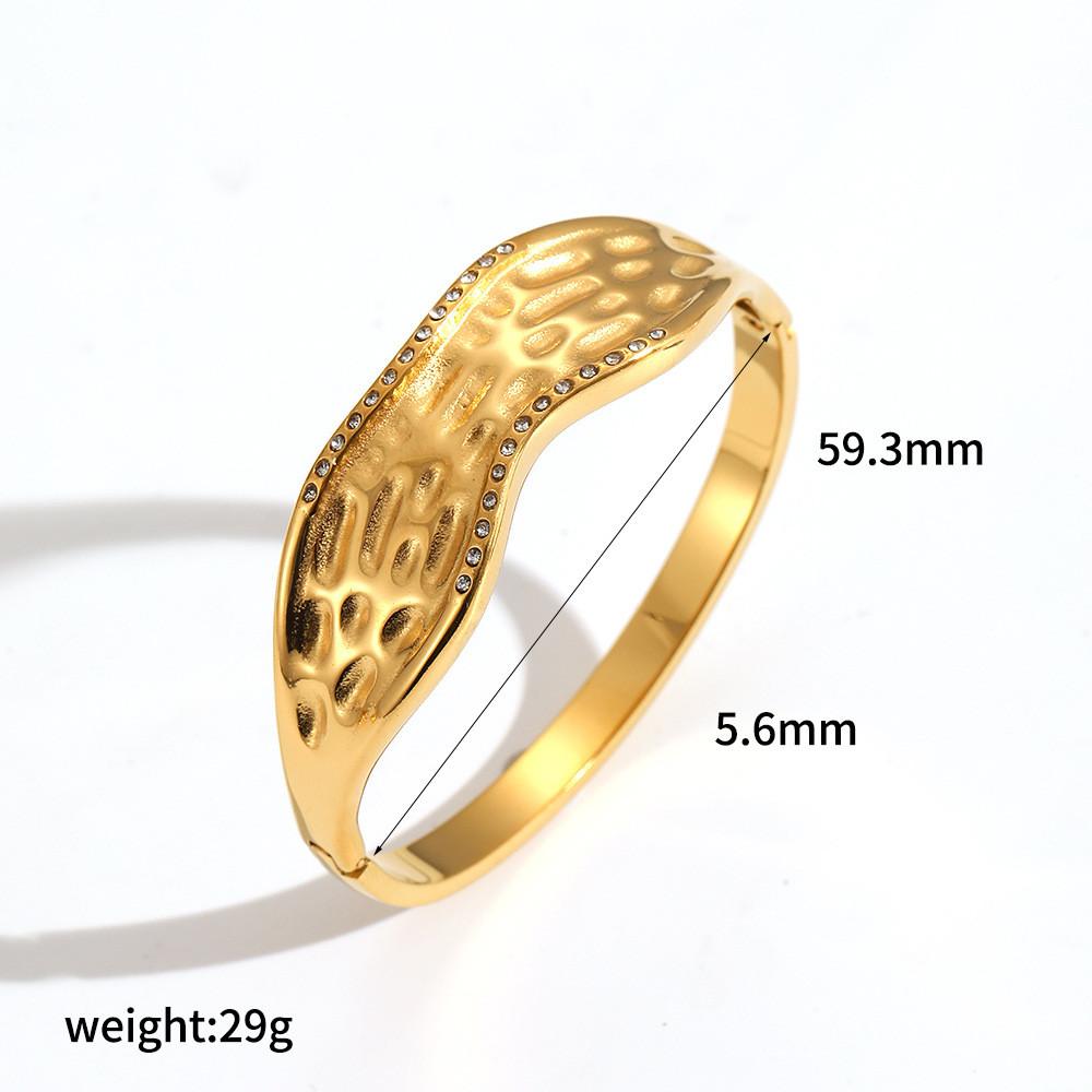 

Stainless Steel Geometric Cuff Bracelet For Women With Textured Finish Fashion Accessory For Casual Wear Gold A