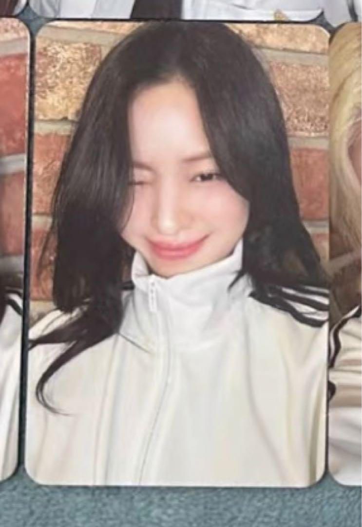 

[USED] ITZY GOLD MAKESTAR MS Limited Edition Jersey Trading Card Ryujin