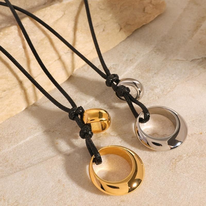 High Quality Alloy Circle Necklace Beautiful Hollow Circle Necklace Unique Neck Chain Enhancing Everyday Elegances