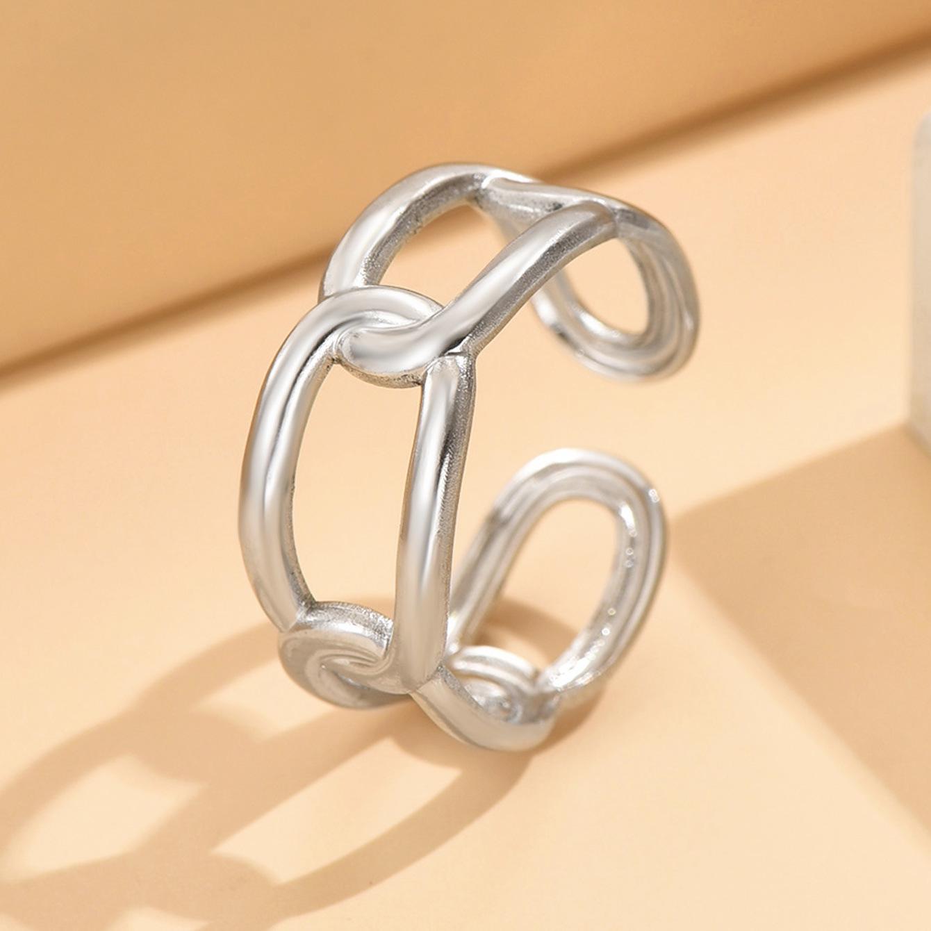 European Retro Palace-Style Adjustable Stainless Steel Index Finger Ring for Women - Stackable and Open Design