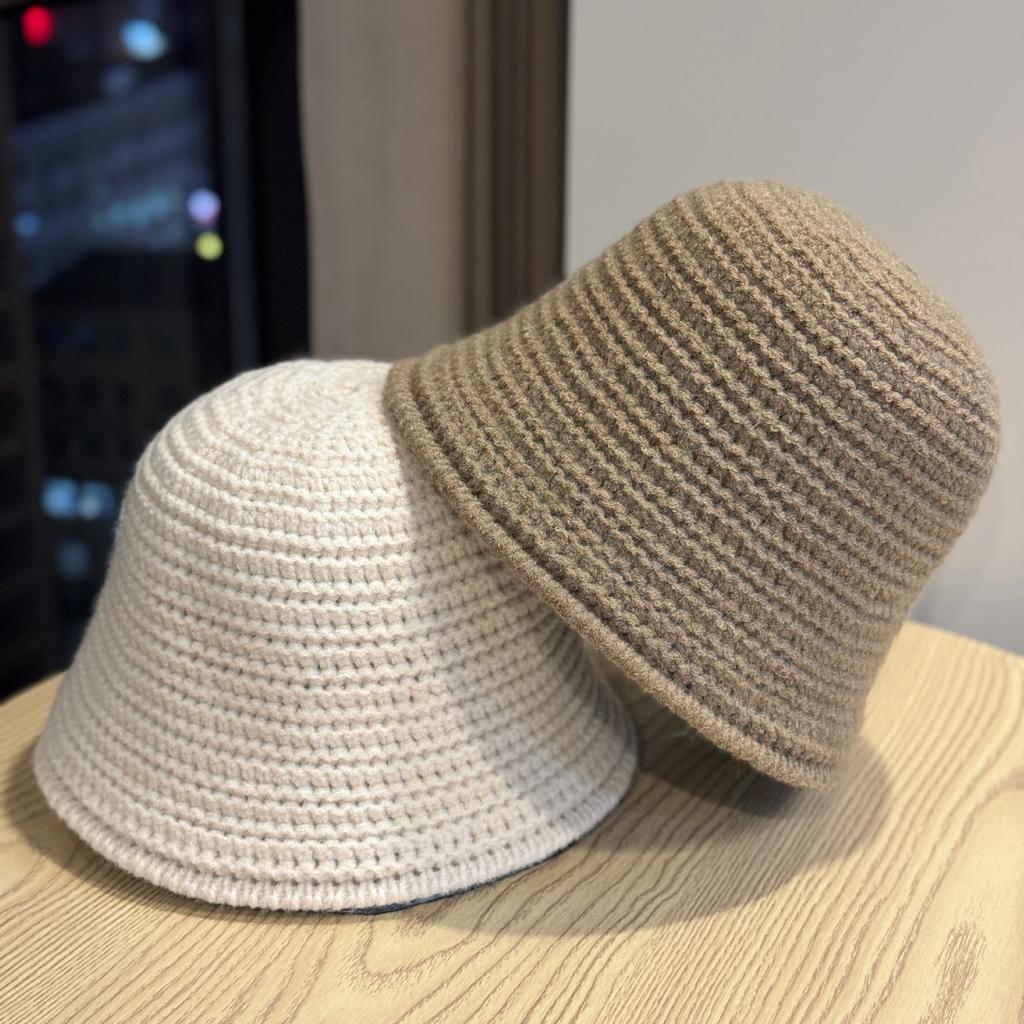 Retro Autumn and Winter Fisherman's Hat Women's Round Bucket Hat Bell  Shaped Knitted Warm Hat Versatile Face Showing Small Basin Hat