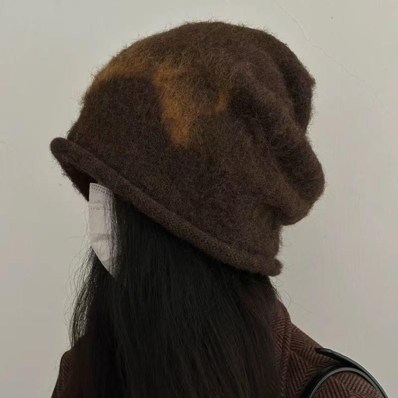 Korean Style Women's Retro Knitted Beanie: Windproof, Velvet-Lined, Stackable for Autumn/Winter Travel
