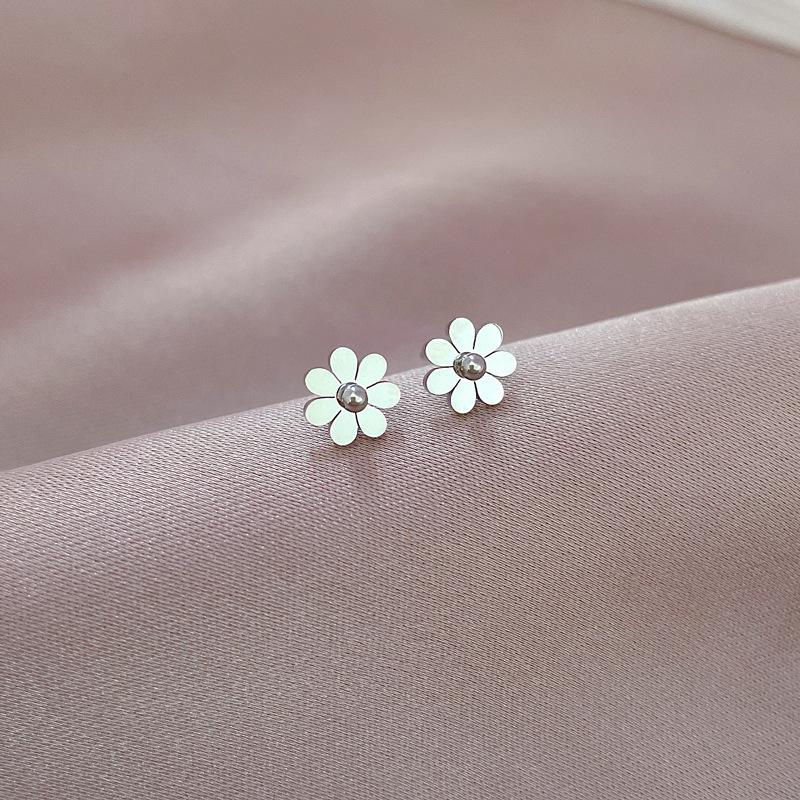 Mori Flower Minimalist Stud Earrings Cold Men'S And Women'S Earrings Personality Temperament Banquet Earrings