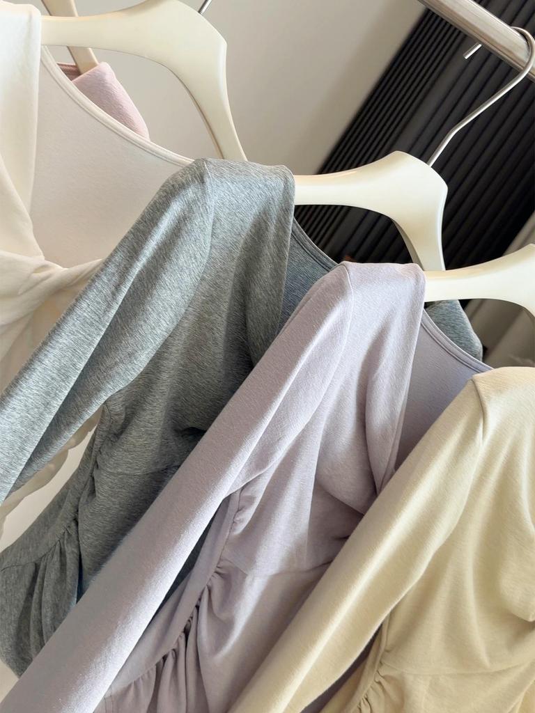 Stylish Twisted V-Neck Long-Sleeve Women's T-Shirt, Spring 2026 Slim-Fit, Figure-Flattering Base Layer.