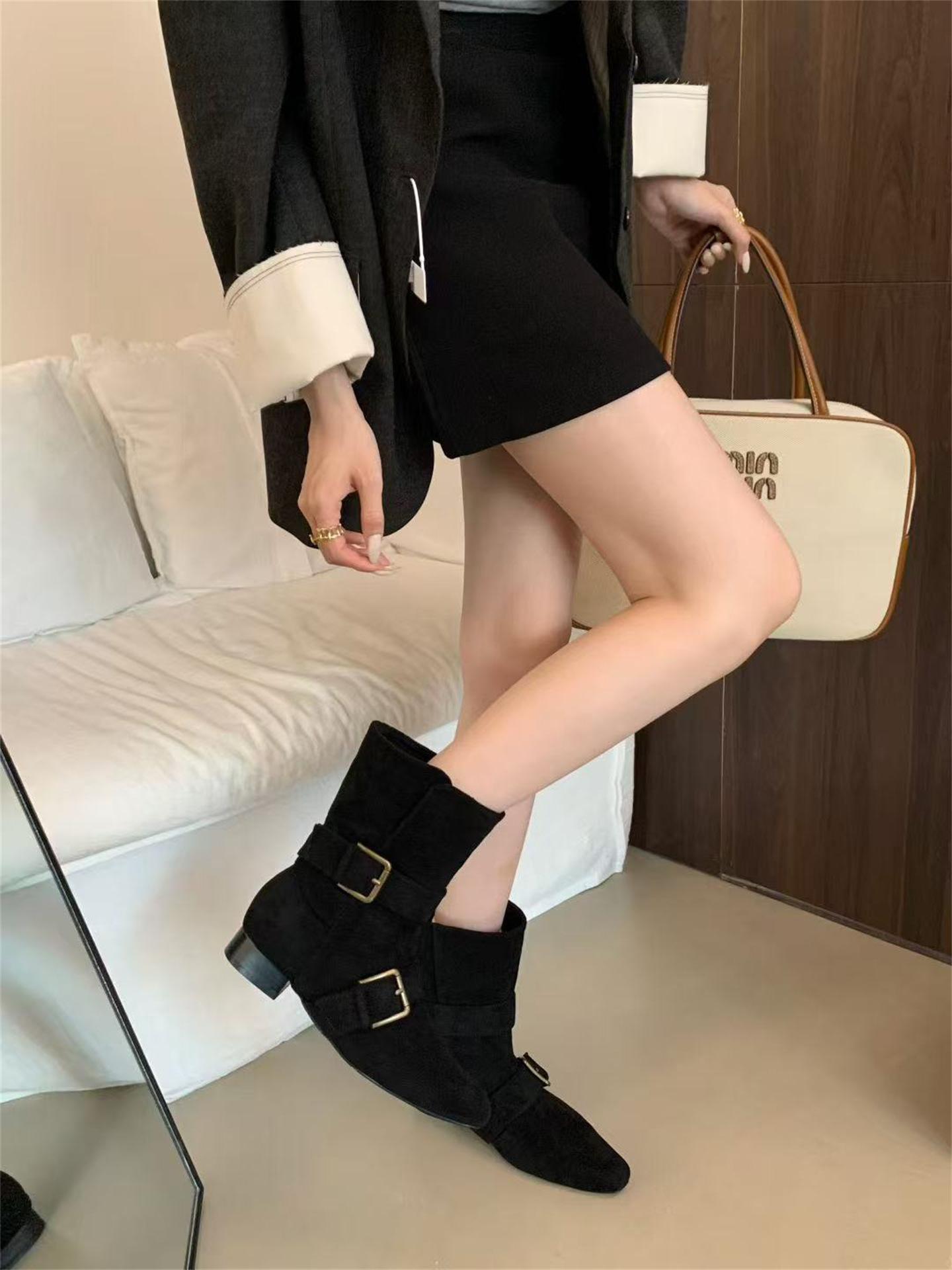 

2025 autumn and winter new short boots women s retro matte belt buckle medium boots slim thick heel Martin boots ins tide 39