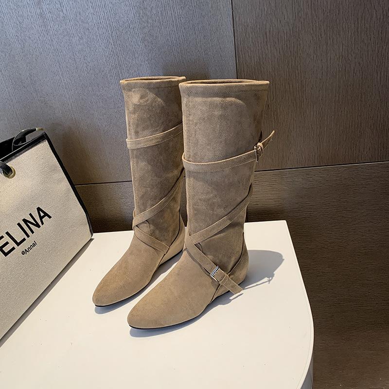 

Женские ботинки на внутренней платформе 2025 новая осень ретро универсальные ботфорты на наборном каблуке с пряжкой ремня стройнящие высокие рыцарские ботинки 40 хаки