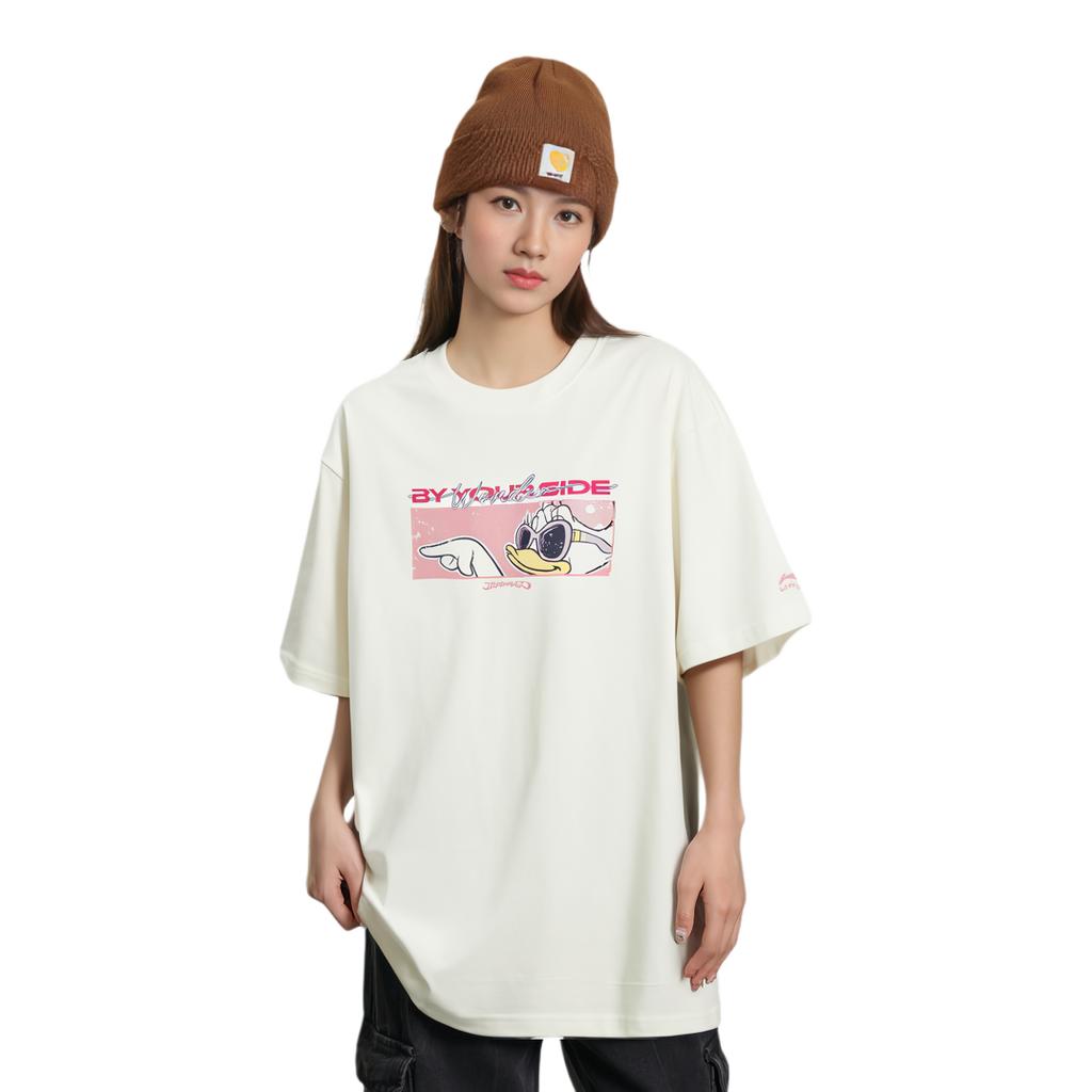 Li Ning X Colaboração Disney Versátil Respirável Solto Macio Confortável Camiseta de Manga Curta Tops Femininos Off-White AHSUA82-5
