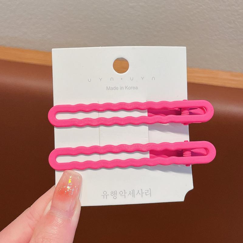 Pink Dopamine Hair Clip: Y2K Seamless Round Hairpin - Cute Small Side Clip for Women’s Bangs