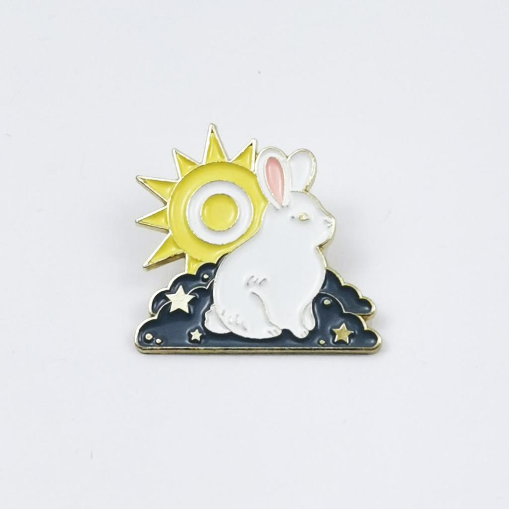Creative Yin Yang Animal Brooch - Fox & Rabbit Cartoon Badge with Alloy Drip Oil Ornaments