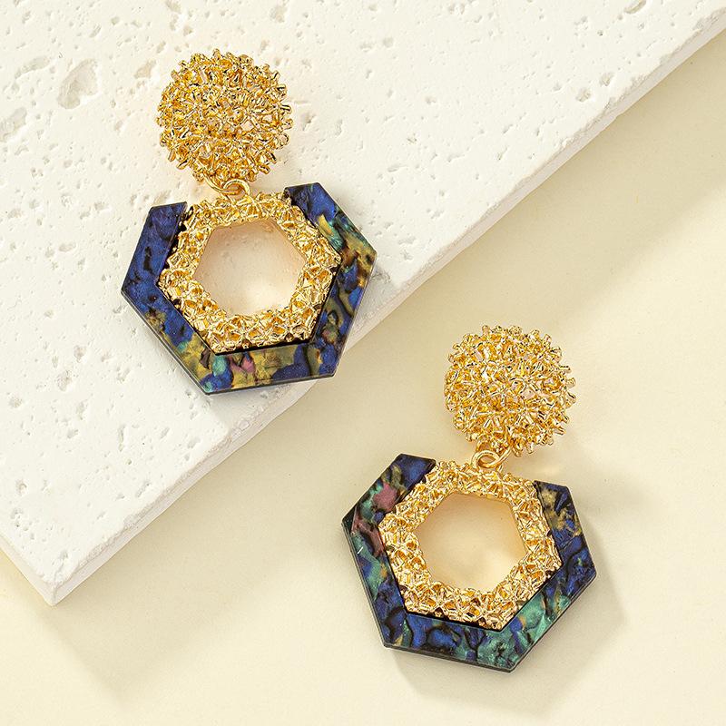 Retro Palace-Inspired Stud Earrings – Classic Vintage Jewelry for Women’s Sophisticated Look