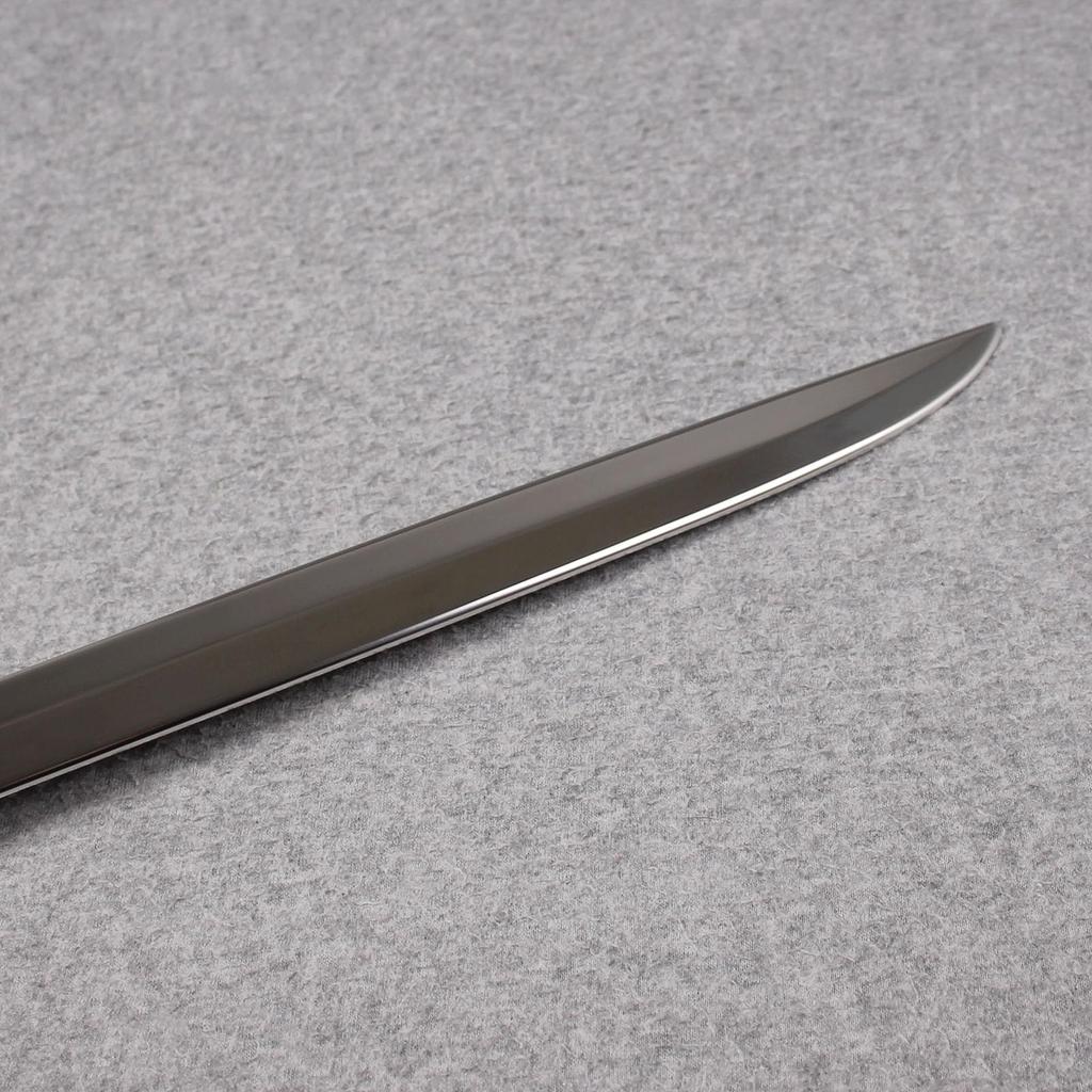 Stainless steel rear tailgate and luggage door garnish for the new Toyota Designed specifically for the Toyota RUIQ Alphard/Vellfire (40 series).