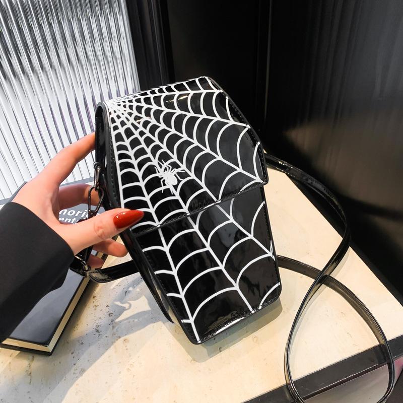 

Halloween funny small bag women 2025 new European and American fashion personality spider fun shoulder small square bag чорний