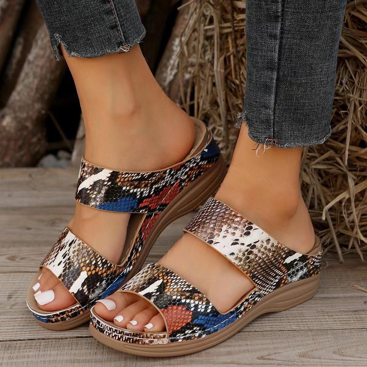 

Модные ортопедические тапочки премиум-класса, новые летние туфли для женщин, босоножки на танкетке и платформе, ретро-римские повседневные пляжные шлепанцы 42