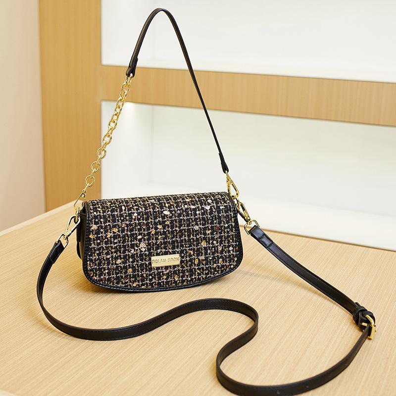 

Female Niche Design Single Shoulder Crossbody Bag Chain Fashionable and Versatile Commuting Armpit Small Square Bag чорний