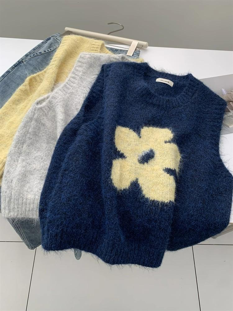 Women's Japanese Retro Age-Reducing Knit Vest - Soft, Skin-Friendly, Fluffy Sweater for Autumn/Winter 2025