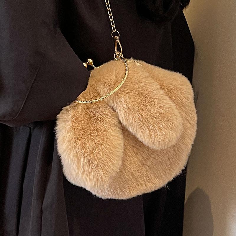Plush Bag Women's 2025 Autumn New Niche Foreign Style Chain Messenger Bag Women's Hand Fluffy Small Round Bag