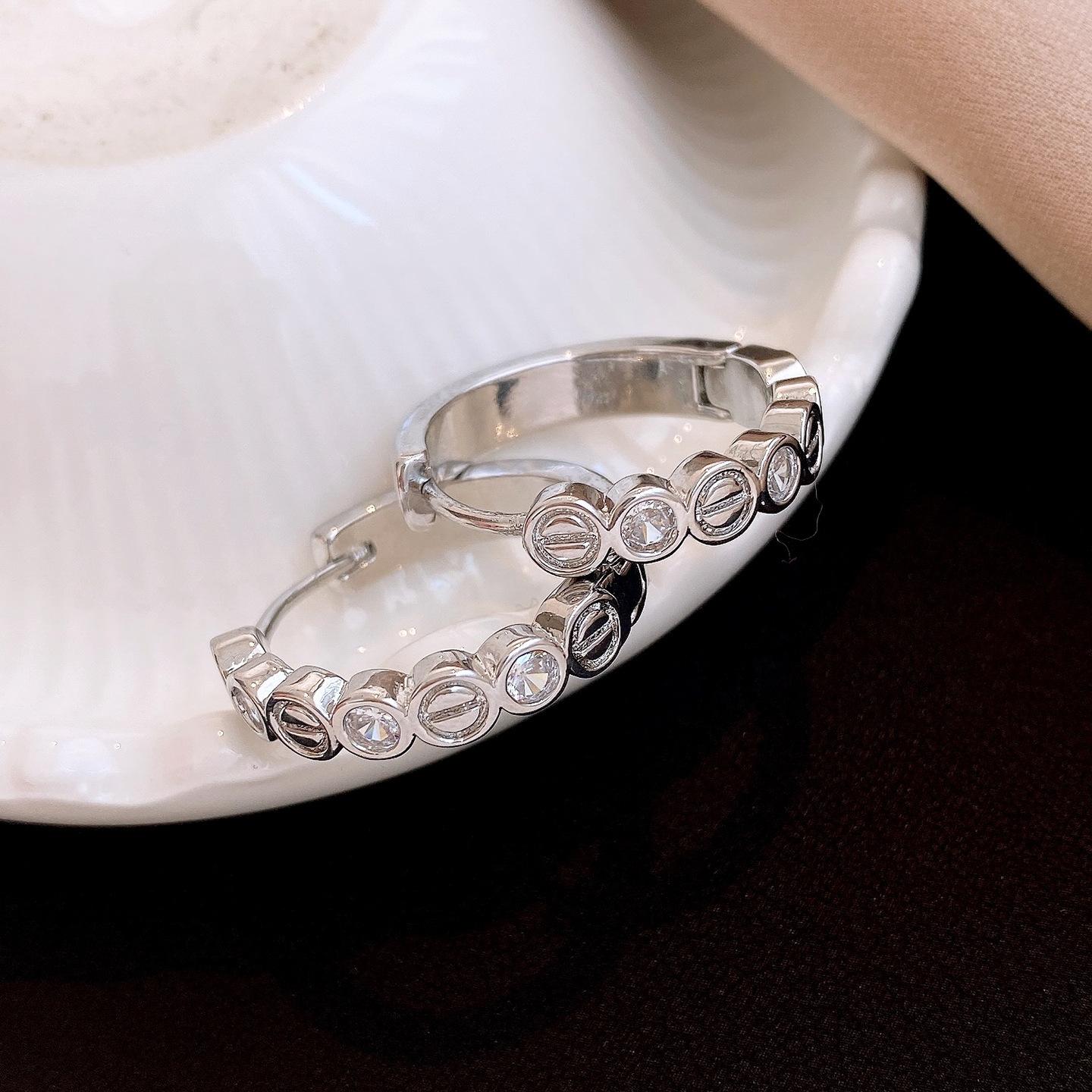 Korean simple zircon geometric round ear buckle versatile earrings cold wind personalized niche earrings