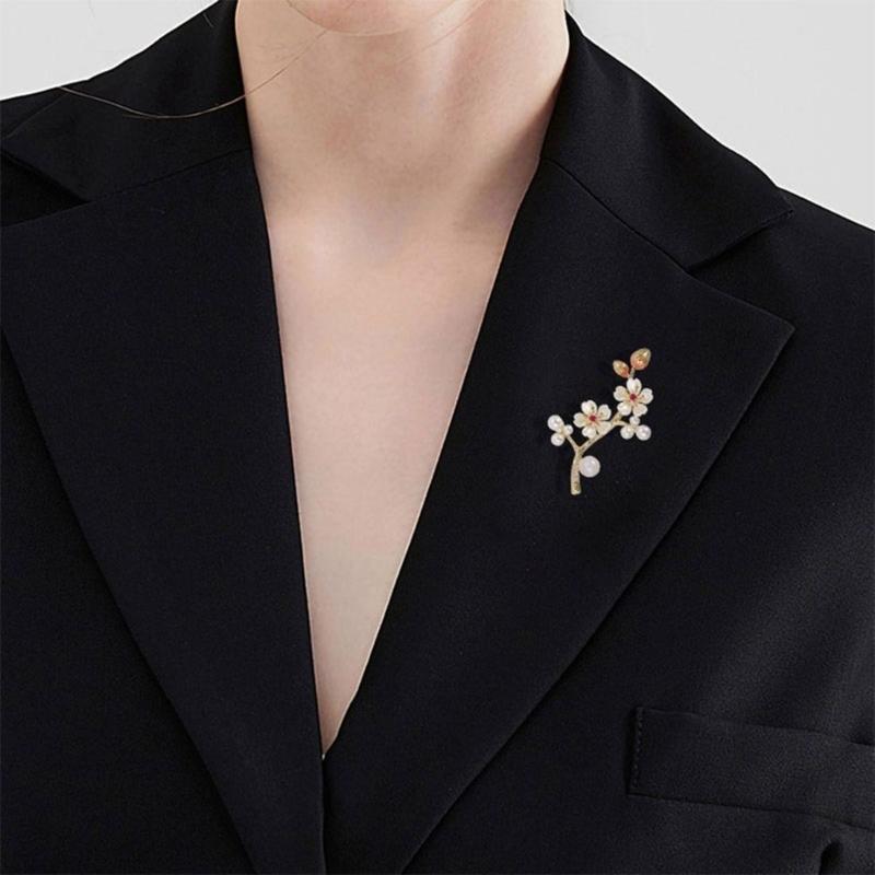 Chinese Style Shell Floral Brooch Vintage Fashion Plum Flower Laple Pin for Clothes Vintage Ornament Gift For Her