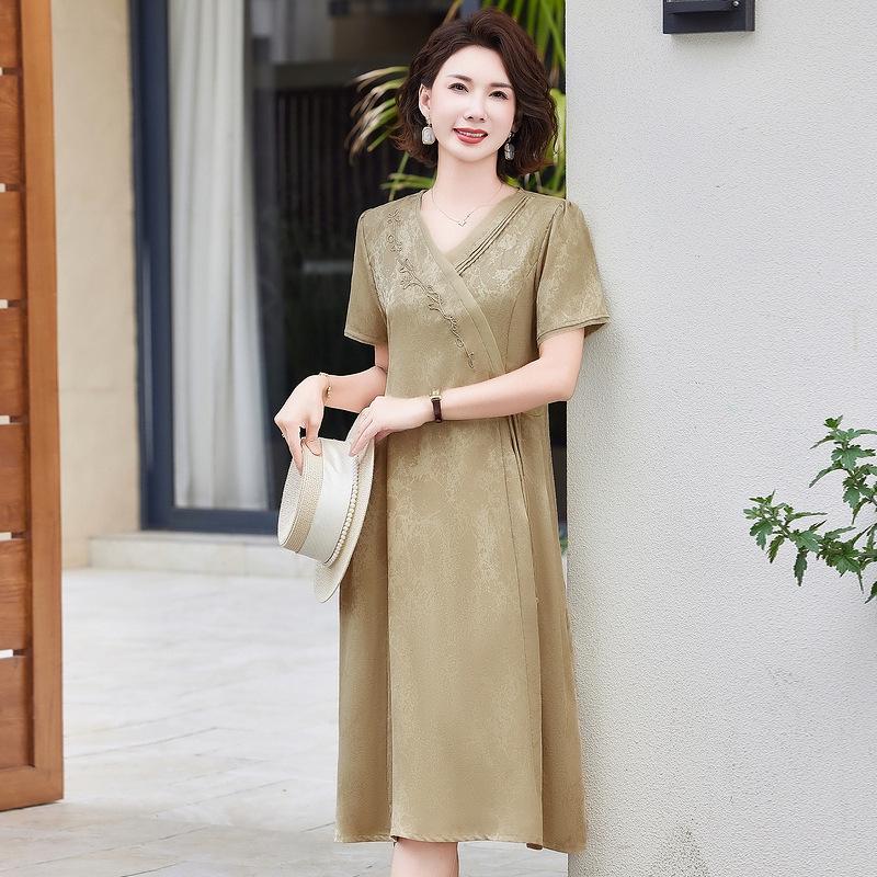 Mom's Elegant 2026 Summer Dress: Stylish, Dignified, and Trendy for Middle-Aged and Elderly Women - New Chinese Style Skirt.