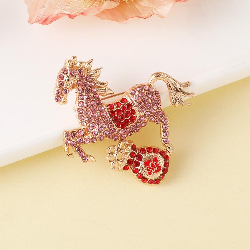 

Animal Decoration Exquisite Diamond Studded Fresh Zinc Alloy Commemorative Gift Pony Brooch Fu Bag