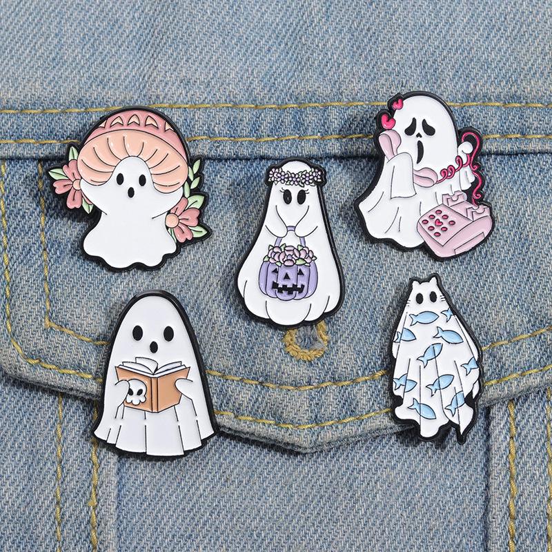 Halloween Ghost Metal Brooch - Creepy Cute Geometric Backpack & Scarf Clip Badge
