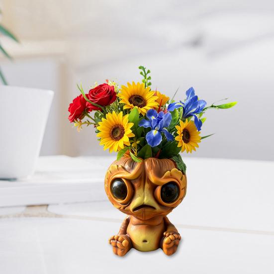Cute Alien Garden Statue Novelty Alien Sculpture Planter Pot Decorative Resin Alien Ornament for Indoor Outdoor Patio Lawn Yard Tabletop Decor