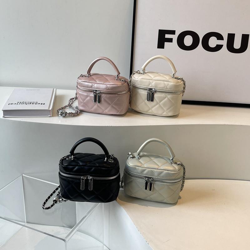 Niche bag women's 2025 spring and summer new fashion diamond shoulder messenger bag live stream mini handbag