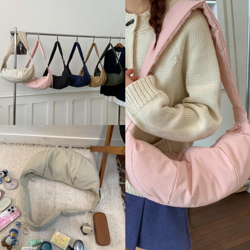 Canvas Duffle Bag For Women With Zipper Closure And Inner Pouch For Daily Use