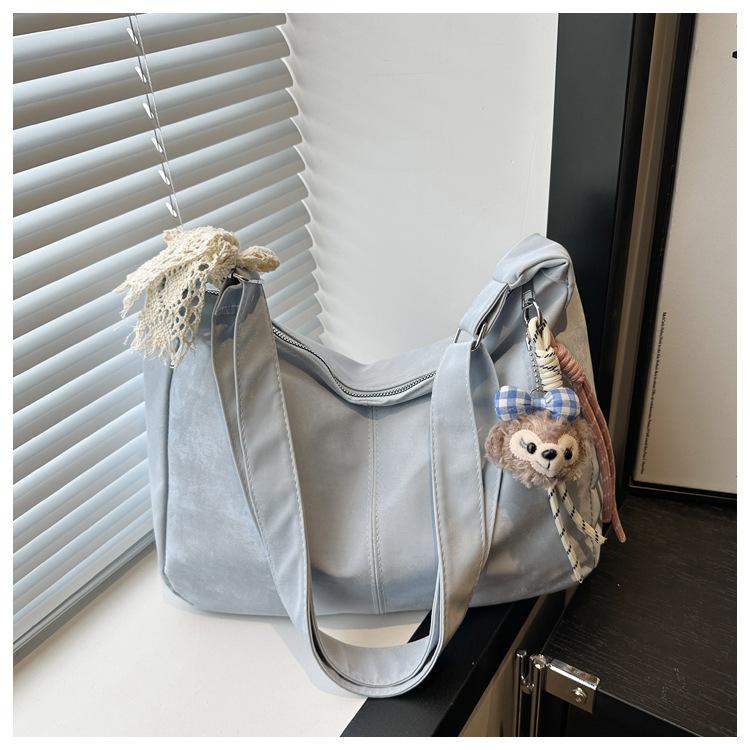 This year's popular bag women's 2025 new autumn and winter large-capacity versatile commuter shoulder bag messenger bag women