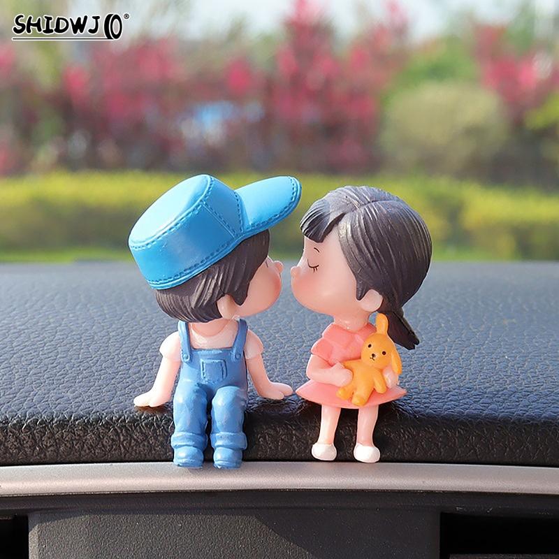 2pcs Car Cute Cartoon Couple Movable Doll Balloon Ornaments Car Kissing Couple Doll Car Decoration Accessories