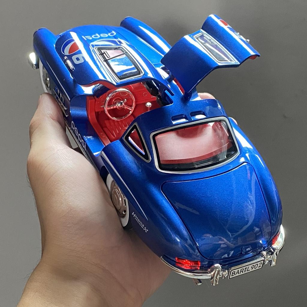 1:24 Benz 300SL Coca Cola Pepsi Cola Classic Vintage Car Alloy Diecast Model Car Front Desk Display Decoration Ornaments Holiday
