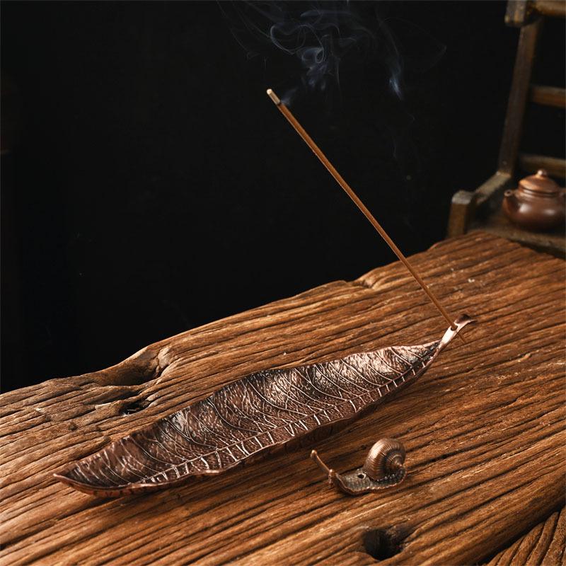 Creative Leaf Incense Burner for Sandalwood & Agarwood Coils - Tea Ceremony Ornament