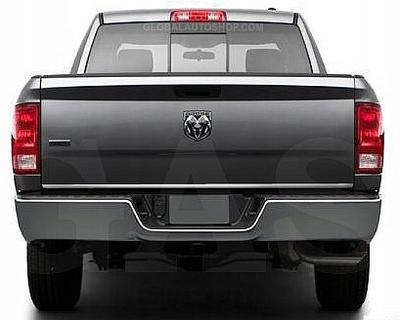 Dodge Ram - Chromová lišta kufru - Zdůraznění zadních výklopných dveří - Detail zadní části prémiového vozu - Zvýrazňovač lesku